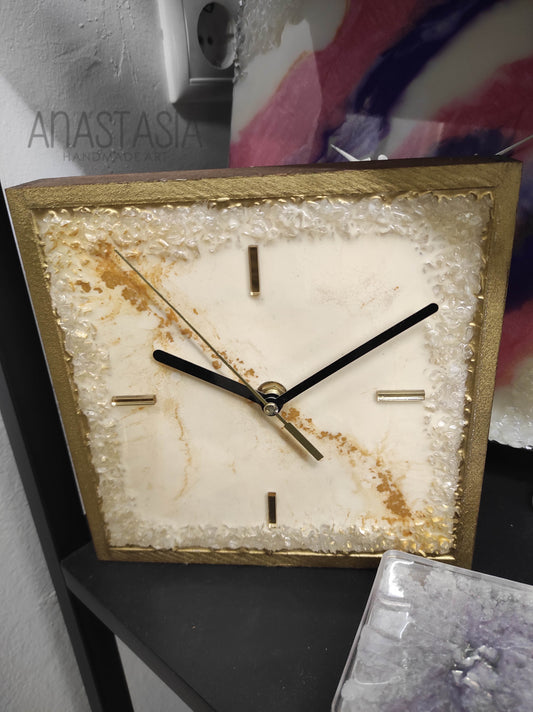 epoxy resin table clock 20 cm.